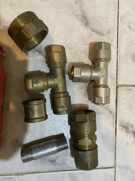 Instalații sanitare, coturi, niple, robineti