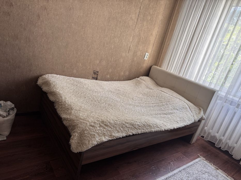 Продам б/у холодильник кровать прихожку