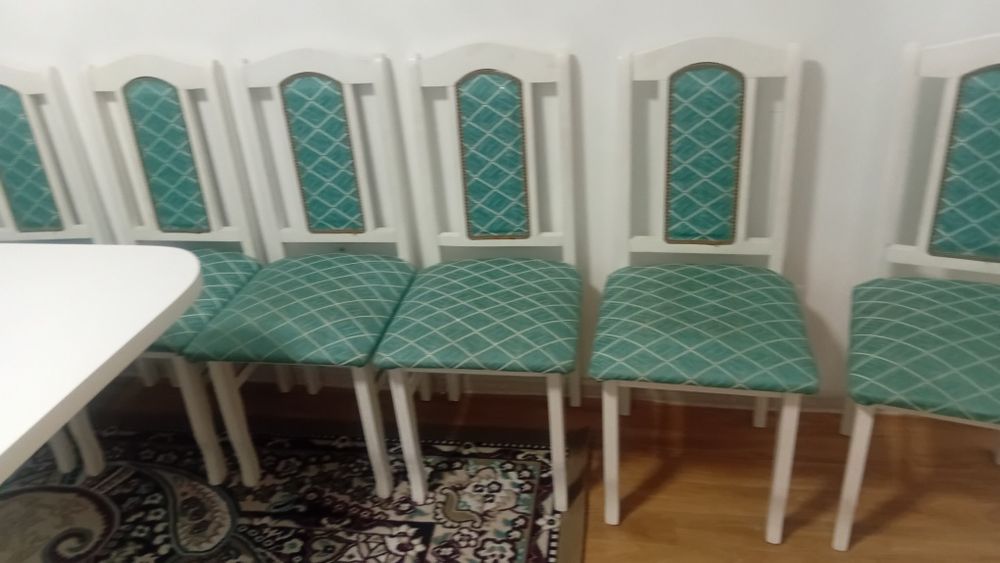 Стол и стулья срочно