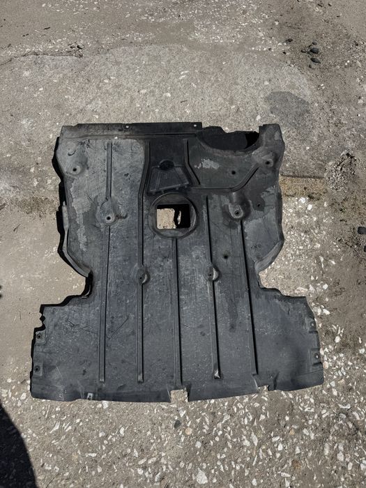 Кора под двигател BMW E81/82/87