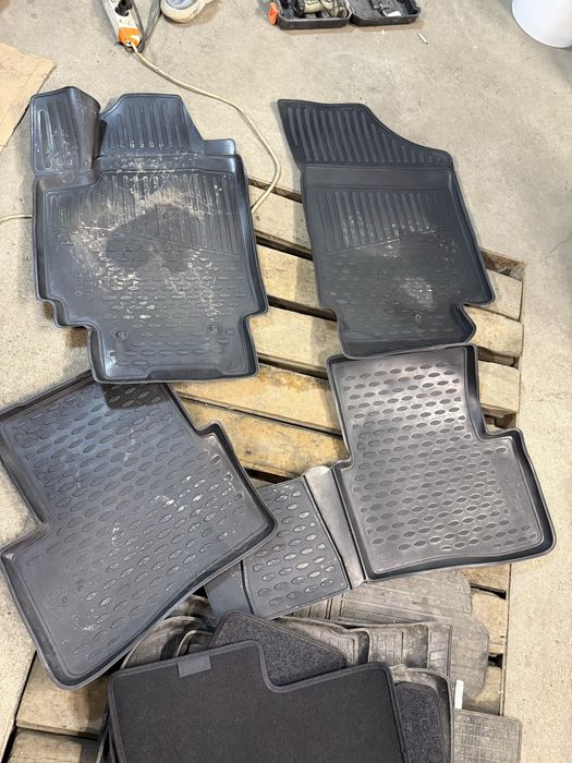 Продам полики  хендай крета