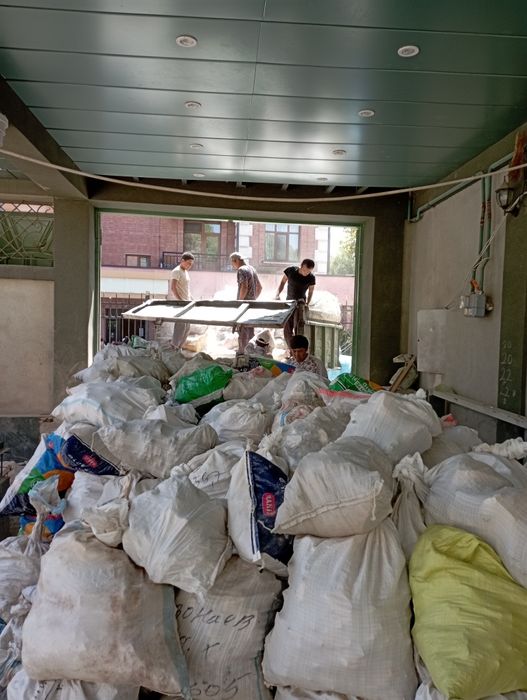 Вывоз мусора.Грузчики.Мусор чикарамиз.