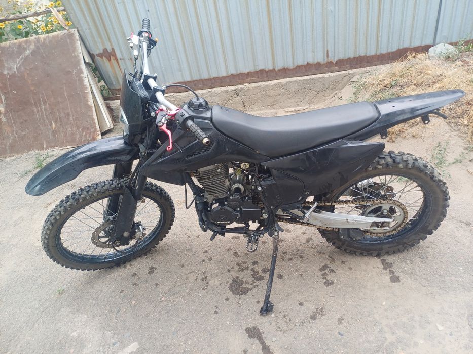 Продам  эндуро  250 кубов