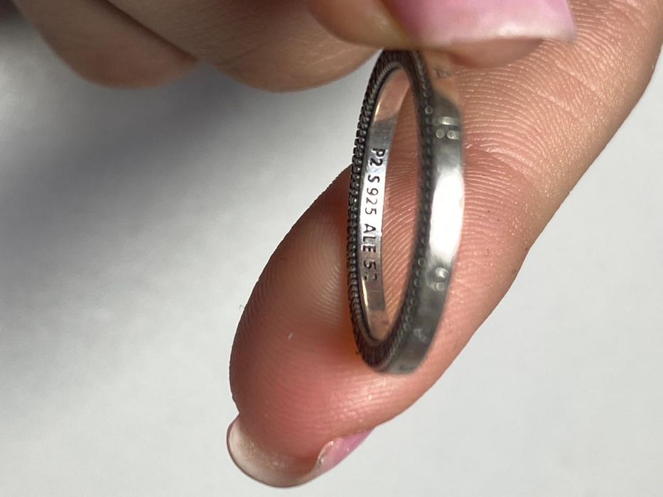 Продам кольцо Pandora, размер 15.
