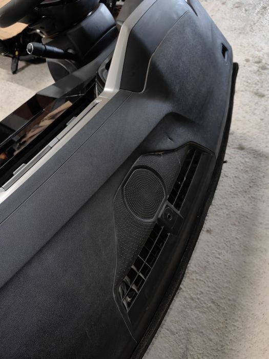 Арматурно табло с ляв еър бег за Peugeot 408 / Пежо 408 2024г