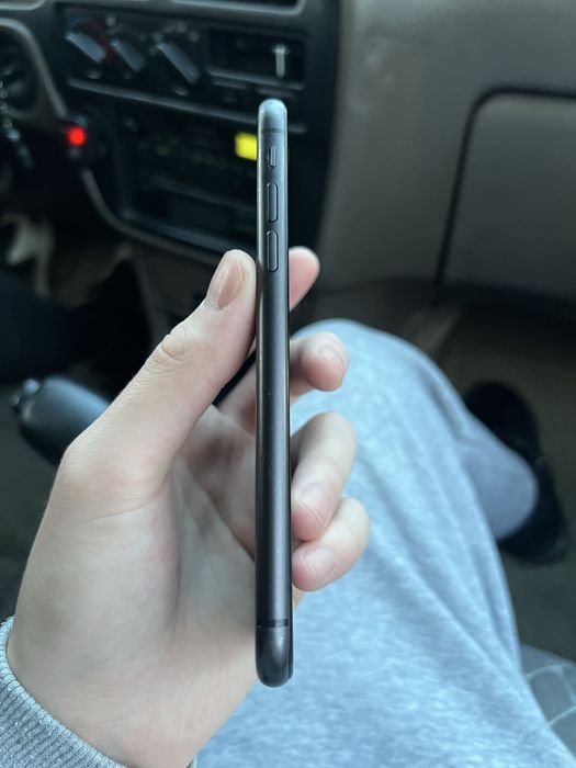 Продам Айфон 11 128гб