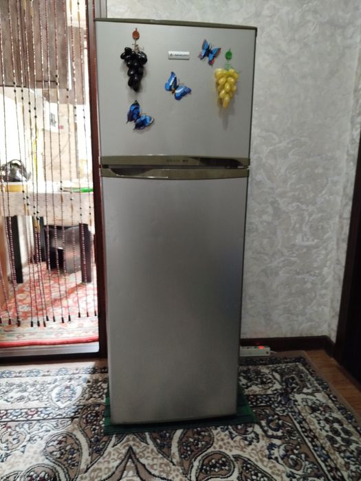 Холодильник сотилади