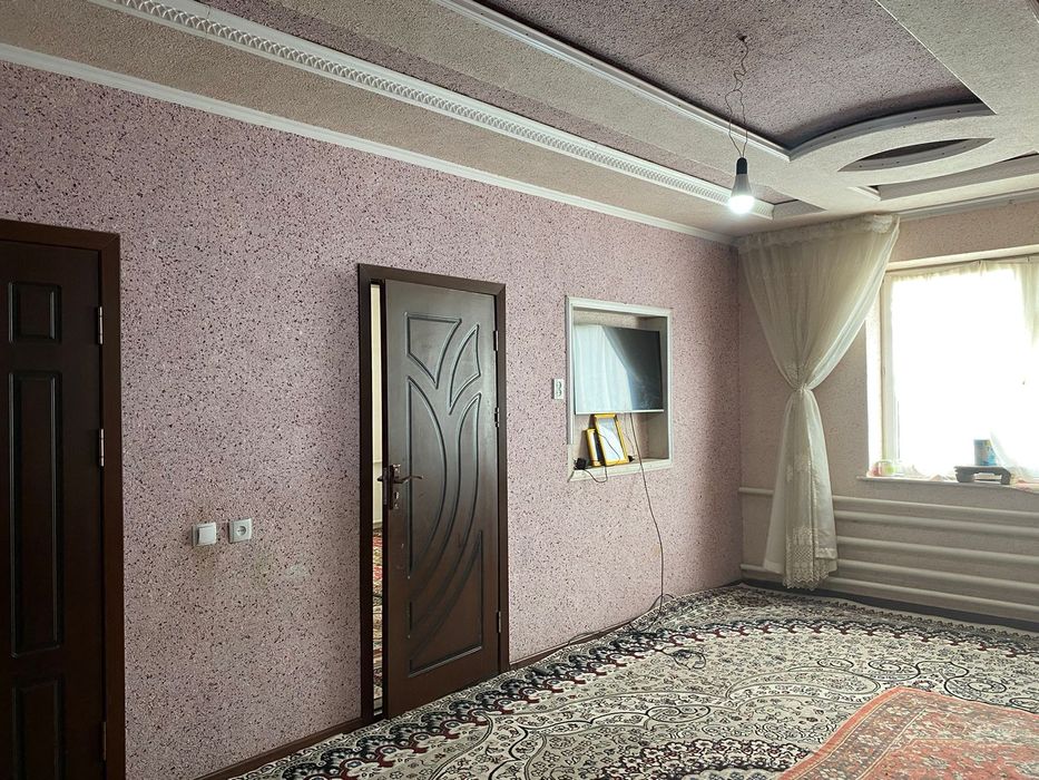 Uy sotiladi Bo'stonliq tumani Qoramanas qishlog'i