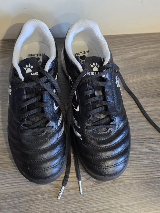 Футболни обувки стоножки Kelme 35