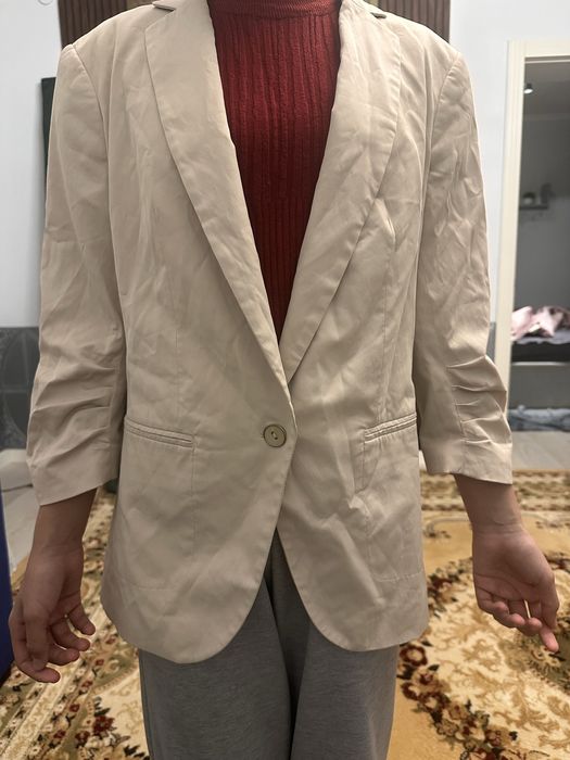 Пиджаки 42-44 размер оригинал