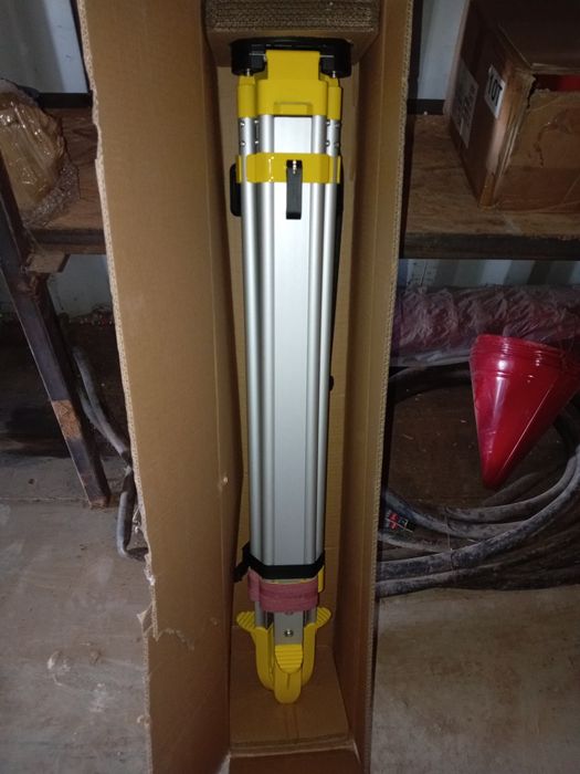 Продам нивелир лейка