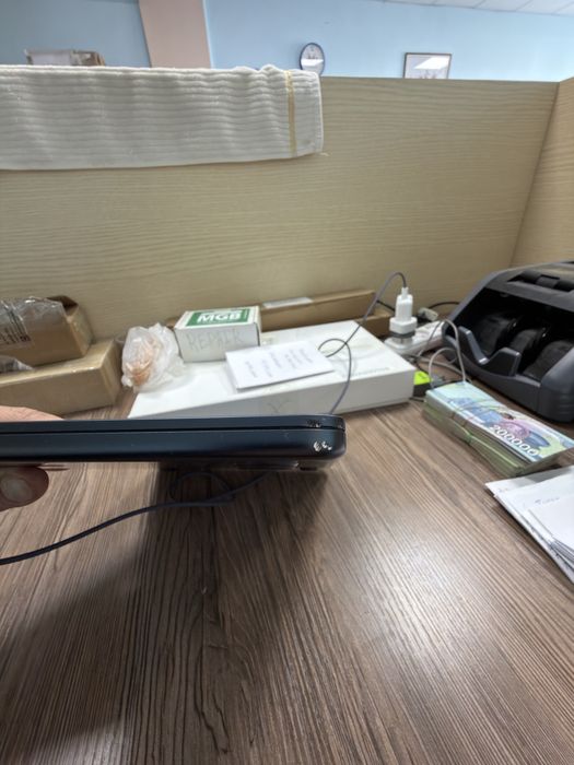 Срочно продается Макбук М2/256 работает отлично