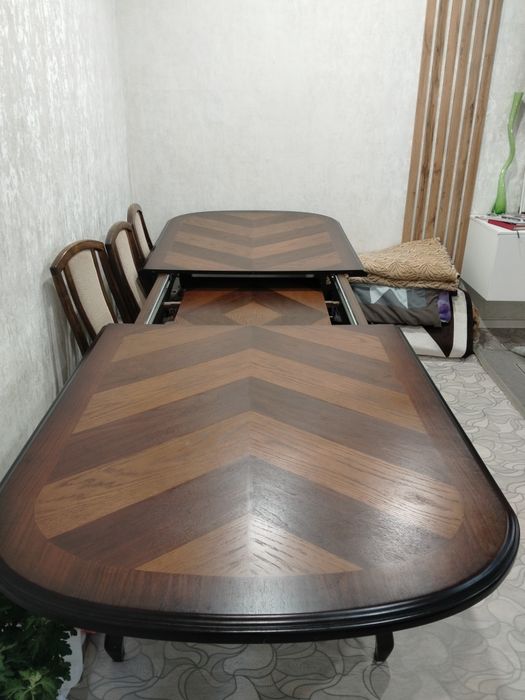 Продам стол в хорошем состоянии.