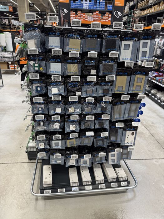 Луксозни контакти + USB USB-c и ключове