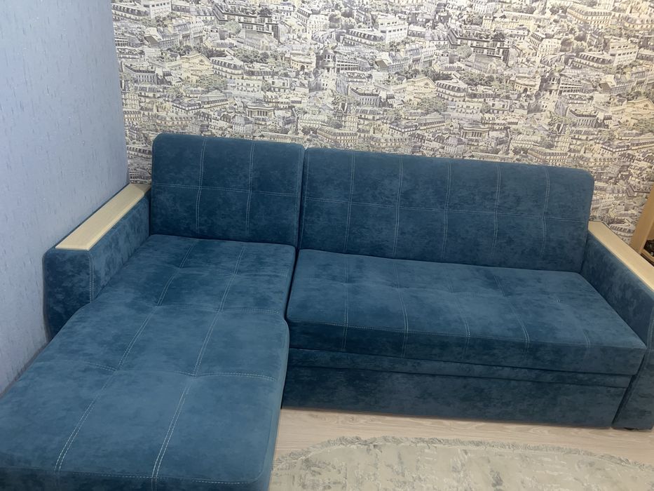 Продаю диван, раскоадывается