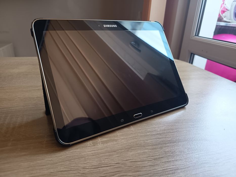 Таблет Samsung Galaxy Tab 4 10.1 черен