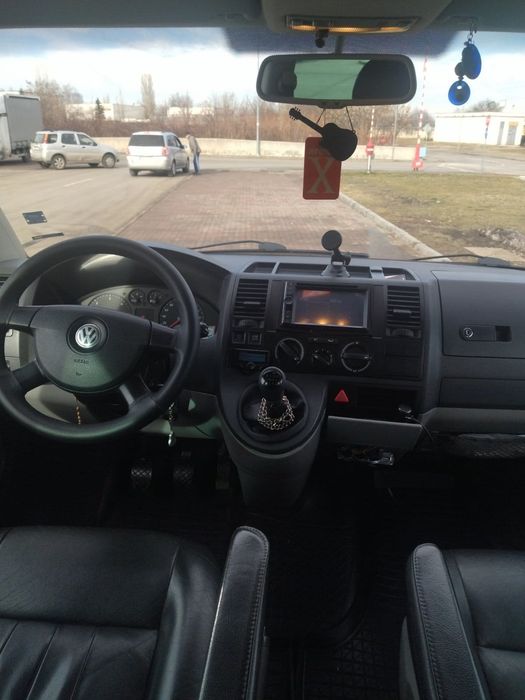 ПРОДАВАМ VW  T5..Товаропътнически