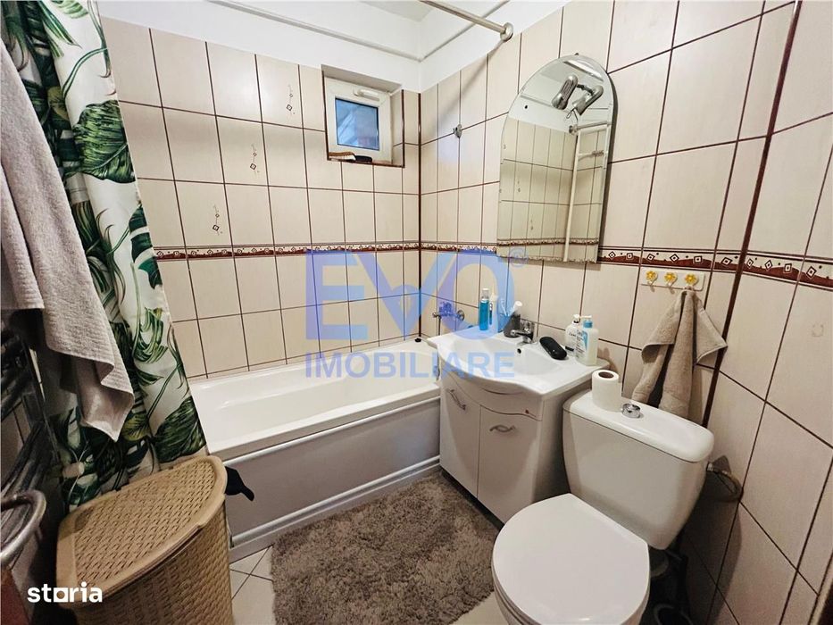 Apartament De Vanzare Cu 2 Camere, Podu Ros