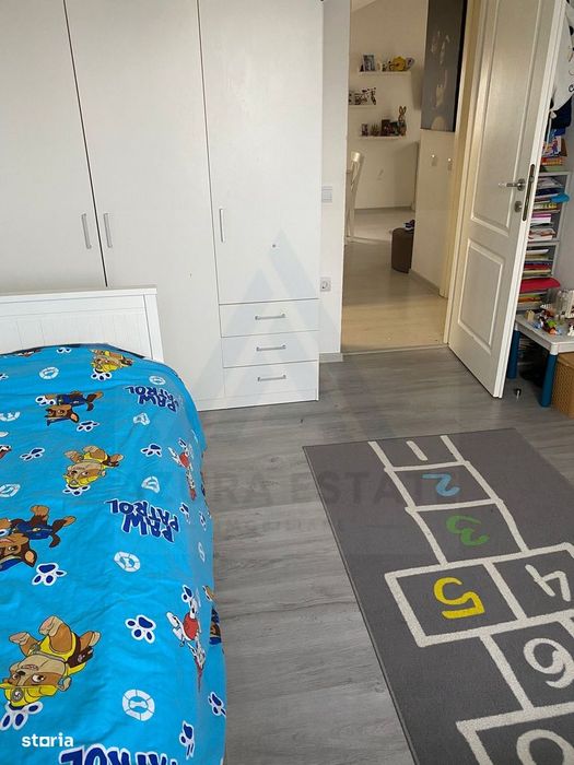 Apartament cu 3 camere 2 bai curte individuala 74 mp în Șelimbăr