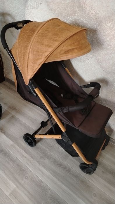 Продам коляску чемодан