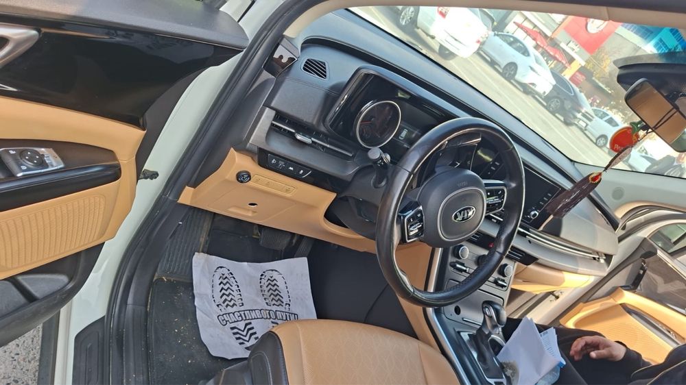 Срочно! Kia. Carnival. 2021