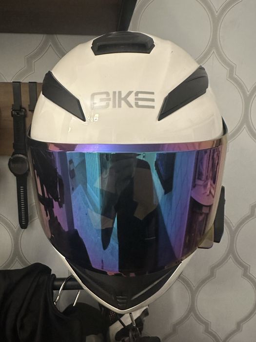 Продам два шлема , обе с гарнитурой