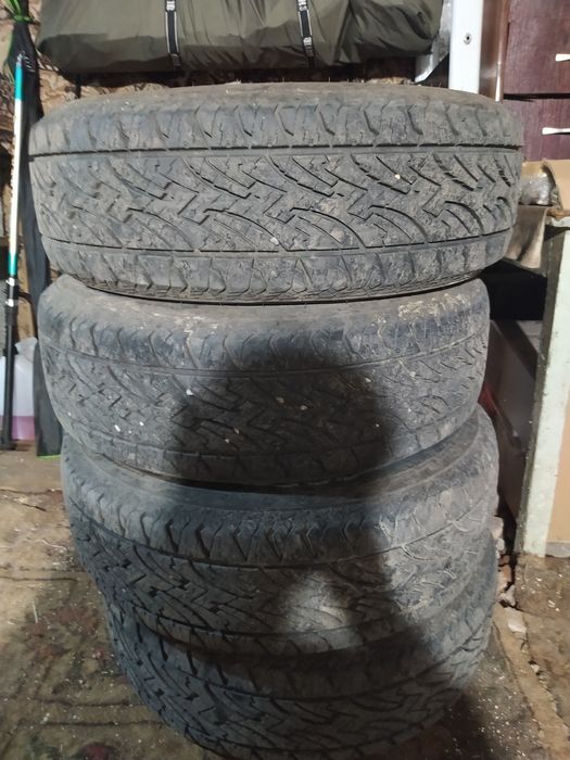 Продам комплект резины