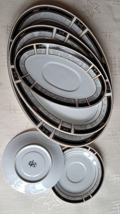 Продаётся посуда и подставка для посуды