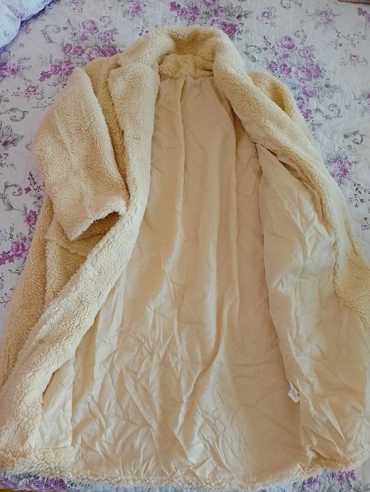 Палто,Ново, размер М, цвят бежов,50лв