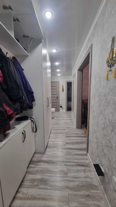 Продам 3-комн.кв., Жас Оркен, 2/9, кирпич