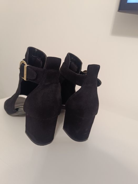 Botine decupate noi   Nr.39