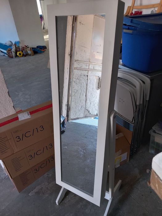 Подово огледало с  място за съхранение