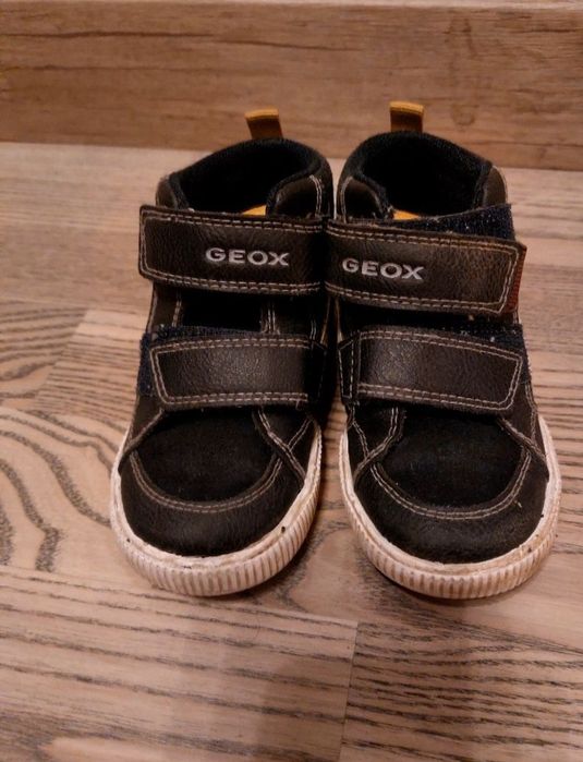 Продам детские ботинки geox.