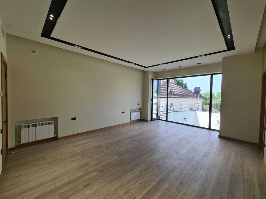 Продается Великолепный с 1300 кв.м (Центр Луначарского)