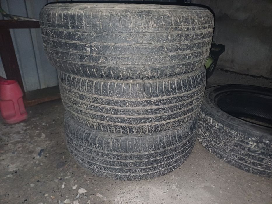 Продам шины 225×55R18