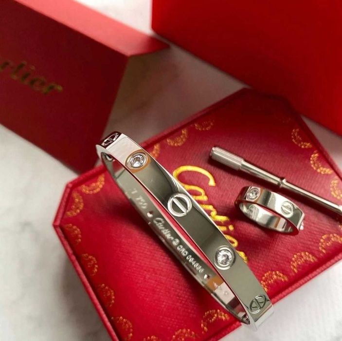 Brățară Cartier LOVE 21 White Gold 22K Diamond