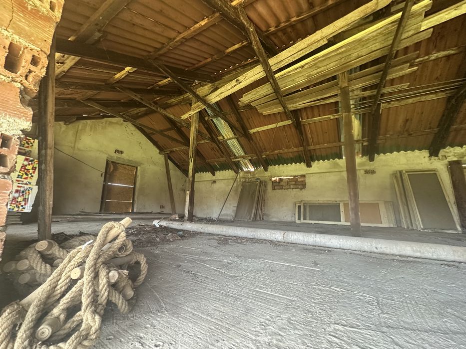 Втори етаж от сграда под наем