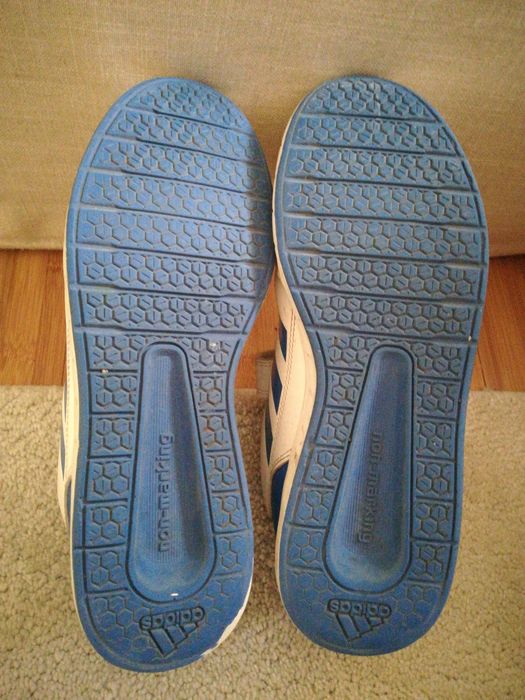 Adidas - маратонки, номер - 40,стелка - 25.5 см.