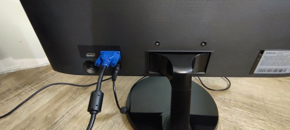 Монитор Samsung 22” Full HD