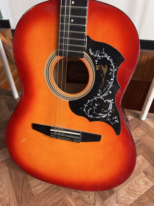 Отдам  гитару StarSun