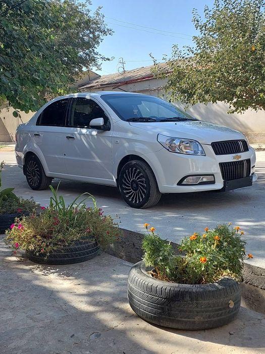 Moshina Srochan sotiladi  ideal sastayanida