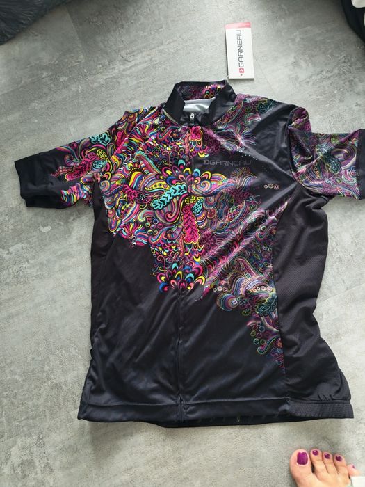 Tricouri de ciclism Pearl Izumi, Louis Garneau, noi, cu eticheta. Preț  100 Ron/buc sau 175 ron ambele