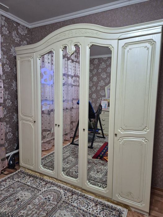 Продам спальный гарнитур