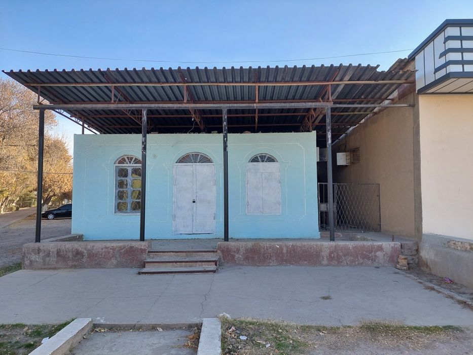 Нежилое помещение Ахангаран центр города здание 100м2