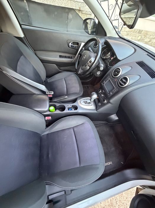 Автомобил Nissan Qashqai