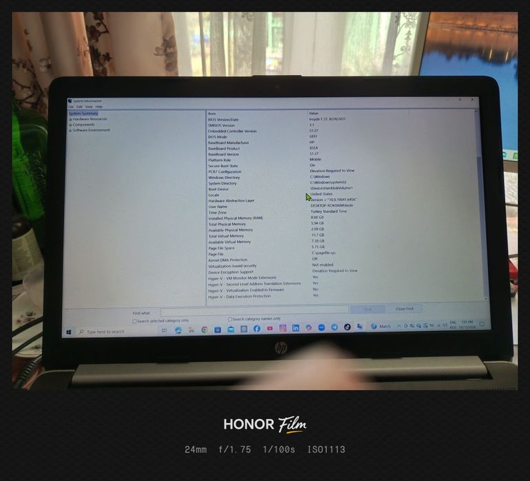 Vând laptop HP Ryzen 3-2,60 GHz, SSD 500GB, RAM 500GB