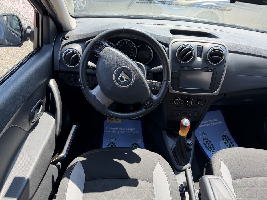 Dacia Sandero Stepway - An 2016 - Motor 0.9 TCe - 90cp - Navigatie - Aer Conditionat -