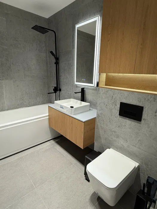 Сотилади Квартира ЦУМ Мирабад Ц7 4\\3\\4 90м2 новый ремонт ор-р Ойбек