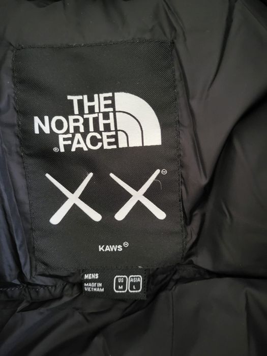 Geacă The North Face X KAWS Pitesti • OLX.ro