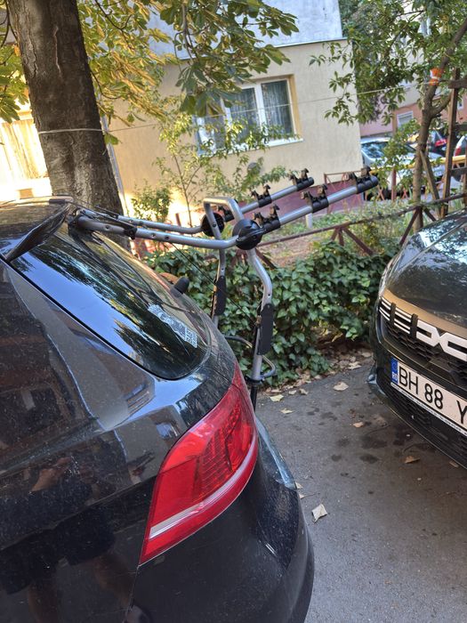 Vând suport de bicicletă Thule Clip on 9103 cu prindere pe haion.